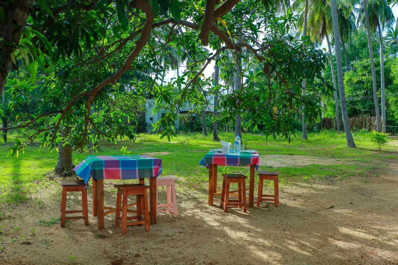 Elena Garden Resort&Restaurant Trincomalee Exterior foto