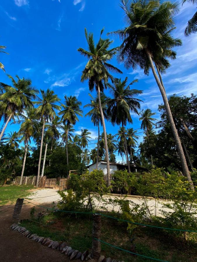 Elena Garden Resort&Restaurant Trincomalee Exterior foto